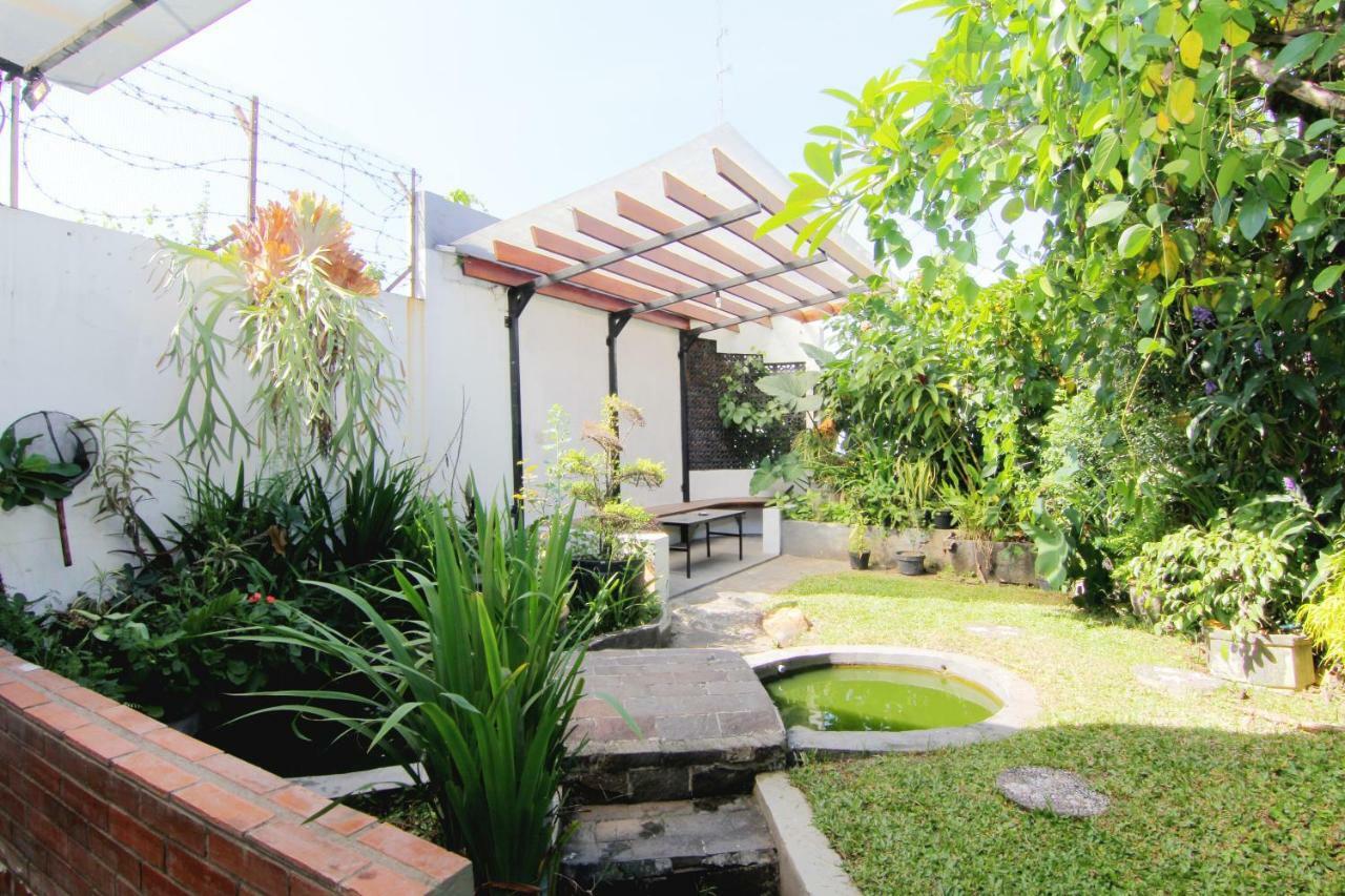 Neo Moritz Homestay Bandung Exterior foto